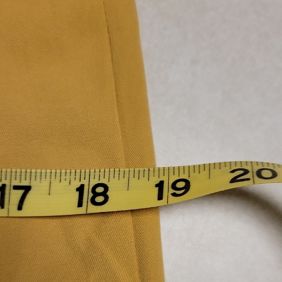 Old Navy Women's Golden Khakis - Picture 9 of 12